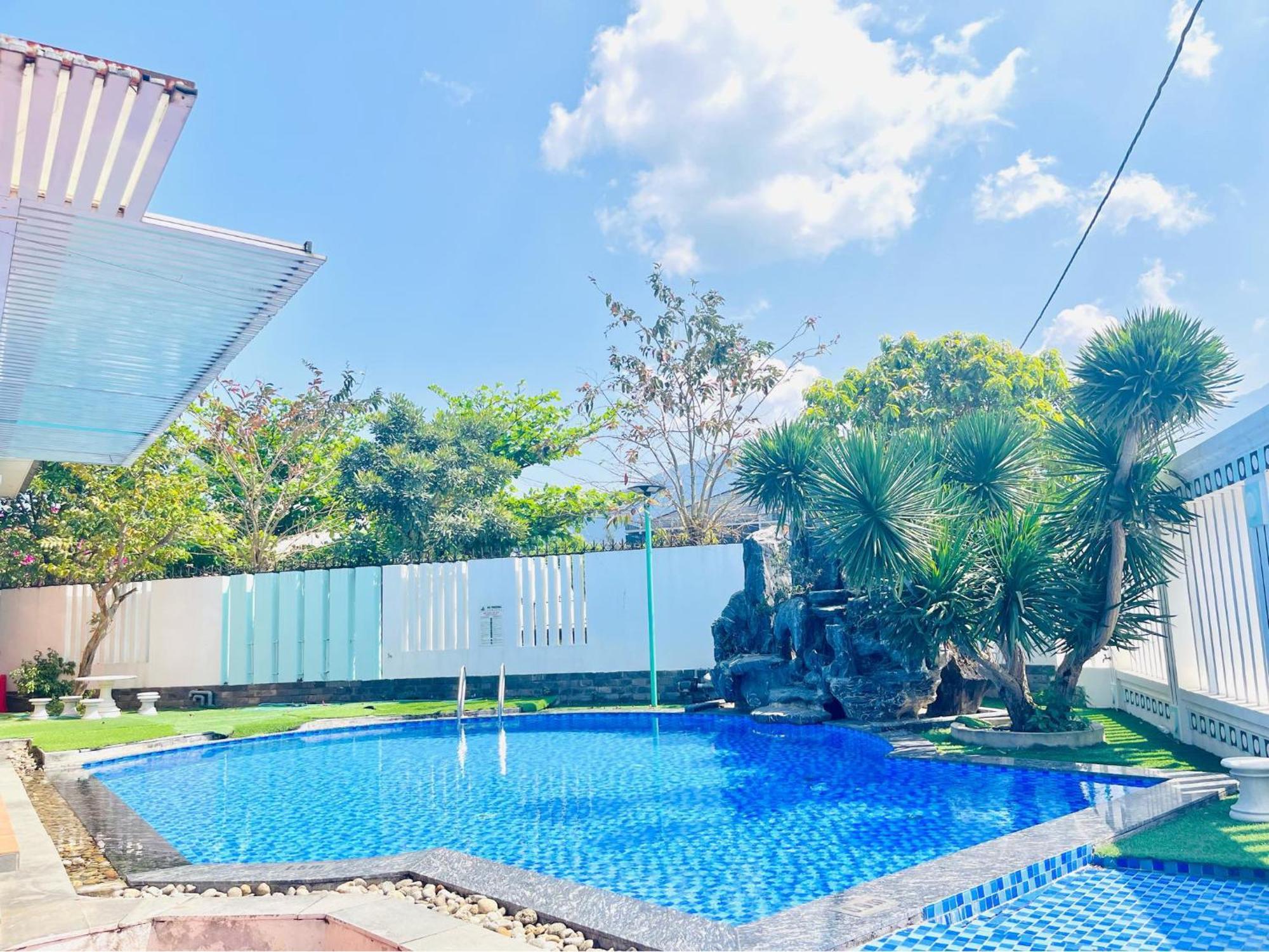 B&H Villa - Villa Has Swimming Pool Ланг Ко Екстериор снимка